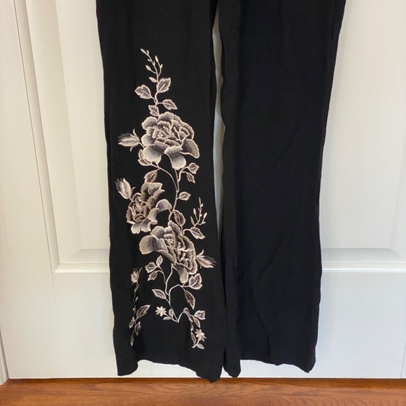 HD in Paris x Anthropologie Black Floral Embroidered Tal Jumpsuit 33927 - Picture 8 of 16